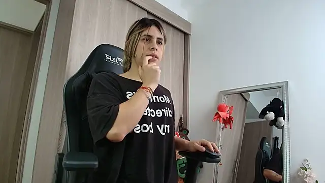 brunothompson3 online show from September 16, 2025, 2:29 pm