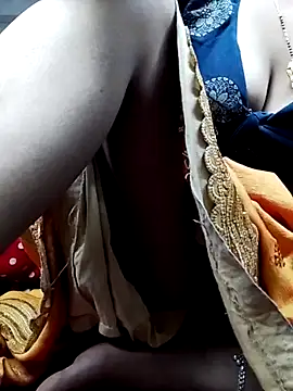 Snapshot of Hut_rotu_cute chatting on December 3, 2025, 6:06 pm Hut rotu cute online show from December 3, 2025, 6:06 pm