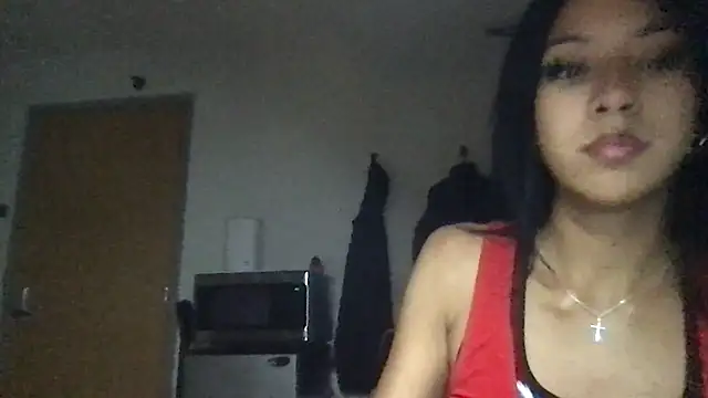 Snapshot of petitelatinateen chatting on October 5, 2025, 1:04 am petitelatinateen online show from October 5, 2025, 1:04 am