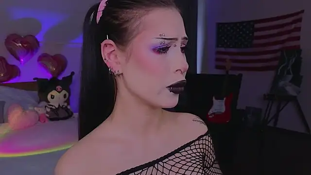 Snapshot of venomeowww__ chatting on February 15, 2026, 3:25 am venomeowww online show from February 15, 2026, 3:25 am