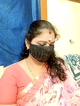 Snapshot of sushma26 chatting on November 18, 2025, 7:57 am sushma26 online show from November 18, 2025, 7:57 am