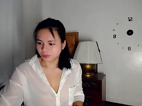 kera metina online show from March 12, 2026, 2:50 am