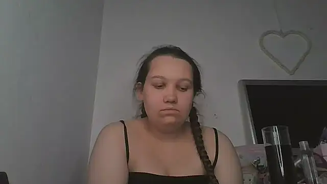 lu official1 online show from November 23, 2025, 5:24 pm