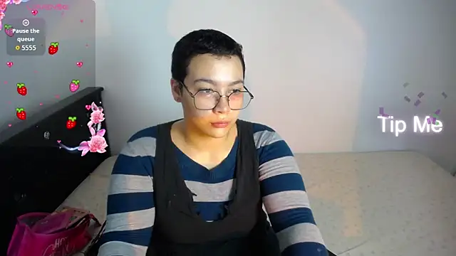 Snapshot of Cherry_vald chatting on July 5, 2026, 11:50 am Cherry vald online show from July 5, 2026, 11:50 am