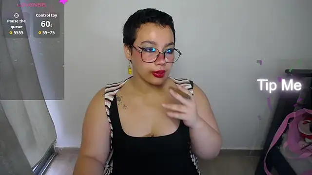 Snapshot of Cherry_vald chatting on July 16, 2026, 12:33 pm Cherry vald online show from July 16, 2026, 12:33 pm