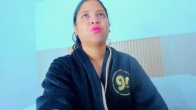 Snapshot of alena_brown_ chatting on October 21, 2025, 11:22 am alena brown online show from October 21, 2025, 11:22 am