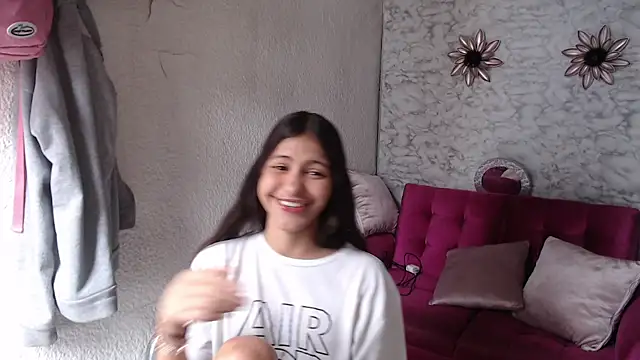 Evagirl69 online show from June 18, 2026, 12:31 pm