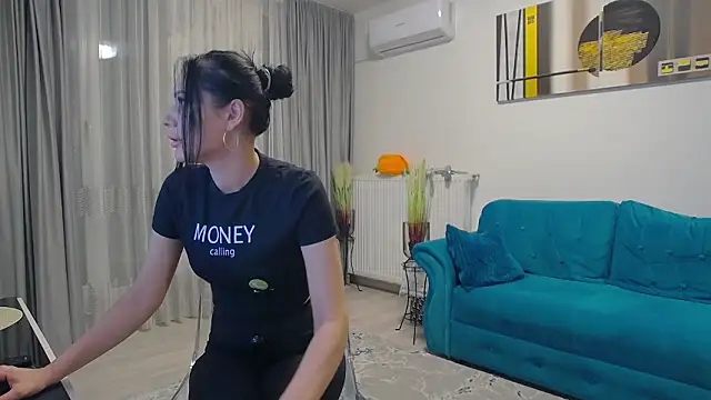 ScarletTemptations online show from February 4, 2026, 3:56 am