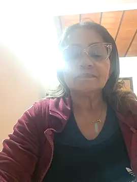Snapshot of Vickysweeeettt chatting on June 11, 2026, 8:34 am Vickysweeeettt online show from June 11, 2026, 8:34 am