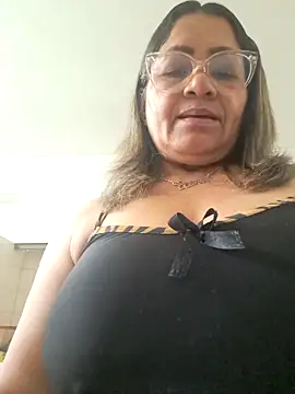 Snapshot of Vickysweeeettt chatting on June 29, 2026, 6:19 pm Vickysweeeettt online show from June 29, 2026, 6:19 pm