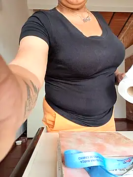 Snapshot of Vickysweeeettt chatting on July 4, 2026, 4:24 pm Vickysweeeettt online show from July 4, 2026, 4:24 pm