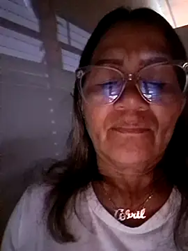Snapshot of Vickysweeeettt chatting on July 7, 2026, 4:37 am Vickysweeeettt online show from July 7, 2026, 4:37 am