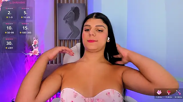 PauliinaBelle  online show from May 3, 2026, 1:06 pm