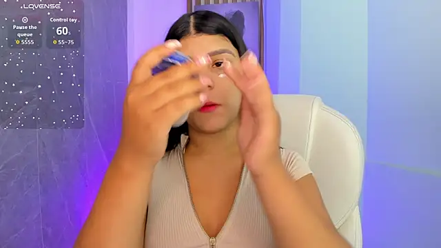 Snapshot of PauliinaBelle_ chatting on May 21, 2026, 1:40 pm PauliinaBelle online show from May 21, 2026, 1:40 pm