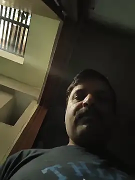 Snapshot of vardh033 chatting on November 13, 2025, 8:02 am vardh033 online show from November 13, 2025, 8:02 am