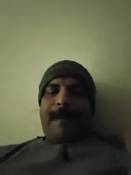 Snapshot of vardh033 chatting on November 14, 2025, 8:29 pm vardh033 online show from November 14, 2025, 8:29 pm