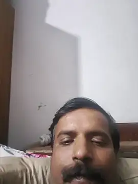 Snapshot of vardh033 chatting on November 21, 2025, 6:17 pm vardh033 online show from November 21, 2025, 6:17 pm