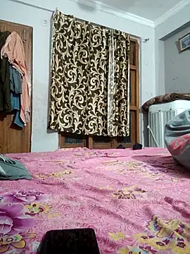 vardh033 online show from February 9, 2026, 11:42 pm