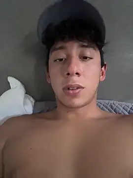 Snapshot of leduck7 chatting on April 5, 2026, 7:33 pm leduck7 online show from April 5, 2026, 7:33 pm