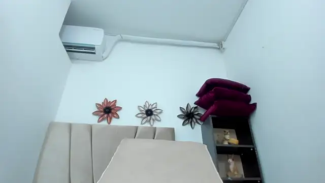 Snapshot of Adrianasex_69x chatting on October 28, 2025, 5:04 pm Adrianasex 69x online show from October 28, 2025, 5:04 pm