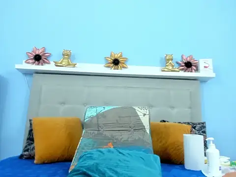 Snapshot of monalind220 chatting on October 9, 2025, 1:20 pm monalind220 online show from October 9, 2025, 1:20 pm