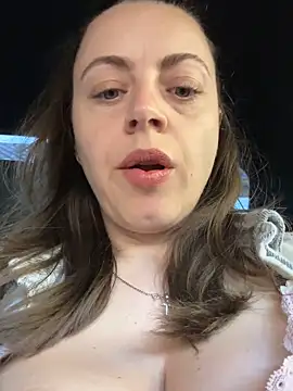 ladywithbigass online show from April 27, 2026, 5:05 am
