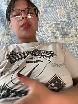 MiaCollinssx online show from August 1, 2026, 1:32 pm