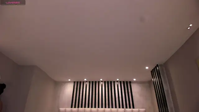 Snapshot of LeahNovac chatting on October 16, 2025, 11:22 am LeahNovac online show from October 16, 2025, 11:22 am