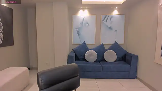 Snapshot of LeahNovac chatting on November 7, 2025, 11:21 am LeahNovac online show from November 7, 2025, 11:21 am