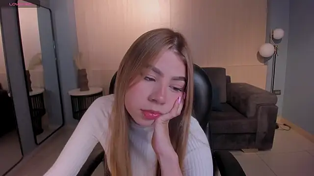 TiffannySins online show from June 30, 2026, 4:02 am