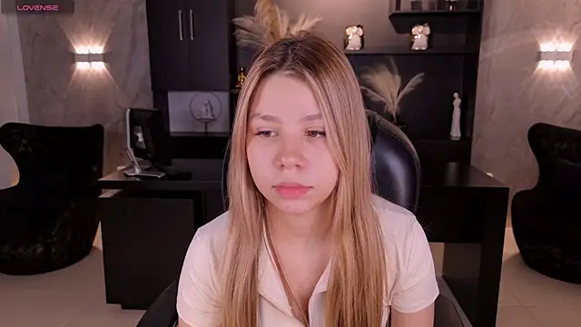 TiffannySins online show from July 11, 2026, 5:59 pm