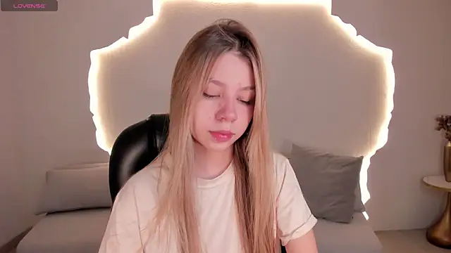 TiffannySins online show from July 25, 2026, 7:11 pm