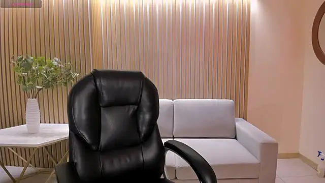 TiffannySins online show from July 30, 2026, 4:33 am