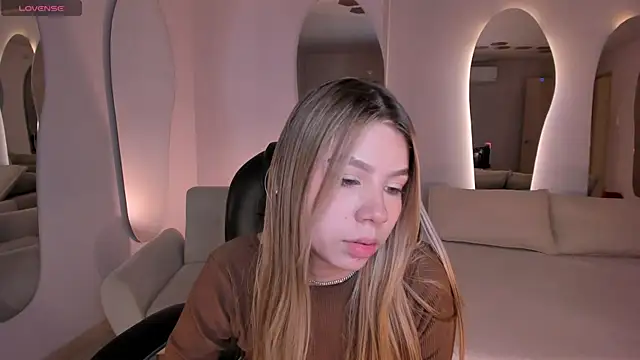 TiffannySins online show from August 1, 2026, 4:34 am