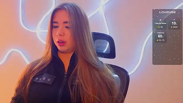 Snapshot of evapuffy chatting on November 17, 2025, 10:21 am evapuffy online show from November 17, 2025, 10:21 am