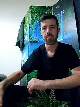 Snapshot of welcome-to-the-jungle chatting on October 27, 2025, 7:29 pm welcome-to-the-jungle online show from October 27, 2025, 7:29 pm