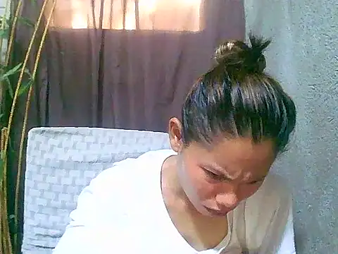 Sweeetgurll online show from May 2, 2026, 12:15 am