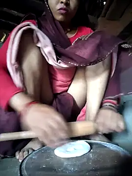 Snapshot of Monika_thakurr chatting on July 1, 2026, 2:13 am Monika thakurr online show from July 1, 2026, 2:13 am