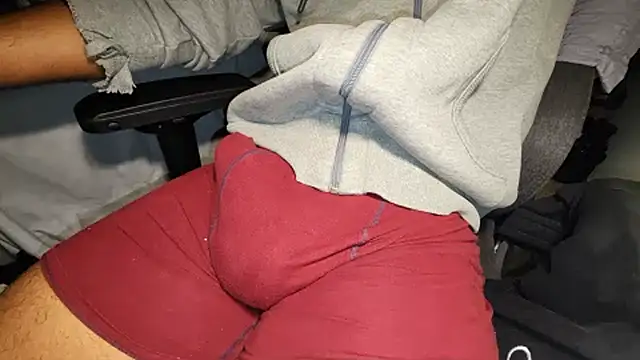 Snapshot of catt18 chatting on November 13, 2025, 5:12 pm catt18 online show from November 13, 2025, 5:12 pm