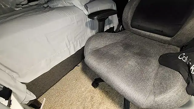 Snapshot of catt18 chatting on November 14, 2025, 3:44 pm catt18 online show from November 14, 2025, 3:44 pm