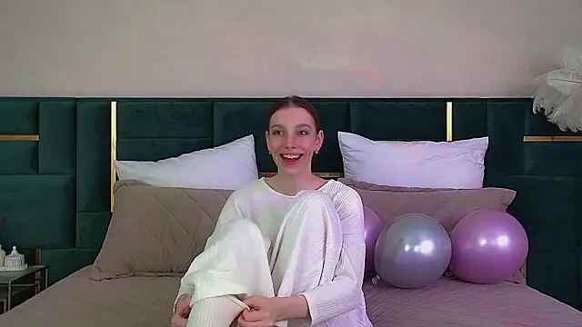 Snapshot of VeronicaVances chatting on June 12, 2026, 6:29 pm VeronicaVances online show from June 12, 2026, 6:29 pm