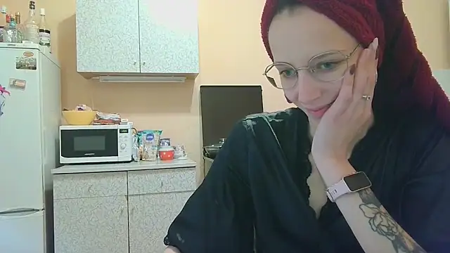 Snapshot of Lucy_Divine chatting on September 16, 2025, 11:22 am Lucy Divine online show from September 16, 2025, 11:22 am