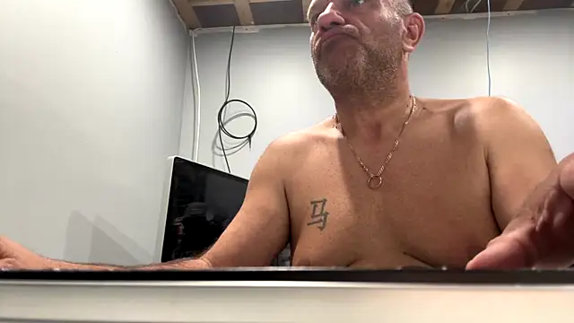 Snapshot of frankyjones8989 chatting on October 28, 2025, 7:38 pm frankyjones8989 online show from October 28, 2025, 7:38 pm