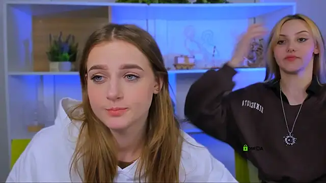 Snapshot of luna_tin chatting on September 13, 2025, 7:13 pm luna tin online show from September 13, 2025, 7:13 pm