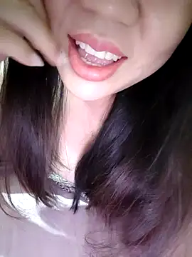 Julyy08 online show from December 16, 2025, 4:34 pm