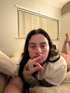 Snapshot of Victoriasteel chatting on October 23, 2025, 11:03 pm Victoriasteel online show from October 23, 2025, 11:03 pm