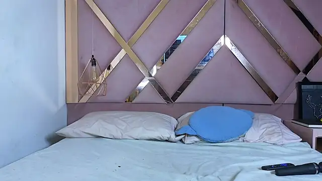 Sophia moo  online show from January 16, 2026, 3:32 am