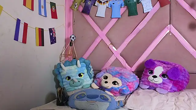 Sophia moo  online show from June 23, 2026, 4:54 am