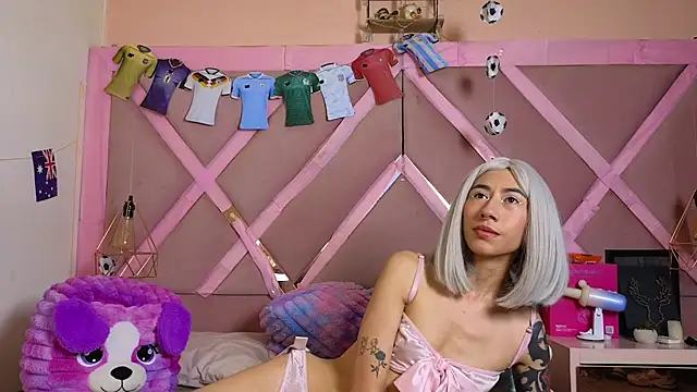 Sophia moo  online show from July 17, 2026, 5:14 am