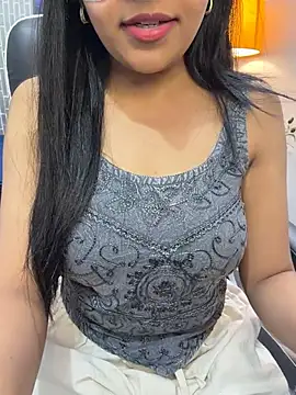 Riya-6969 online show from April 27, 2026, 2:04 pm